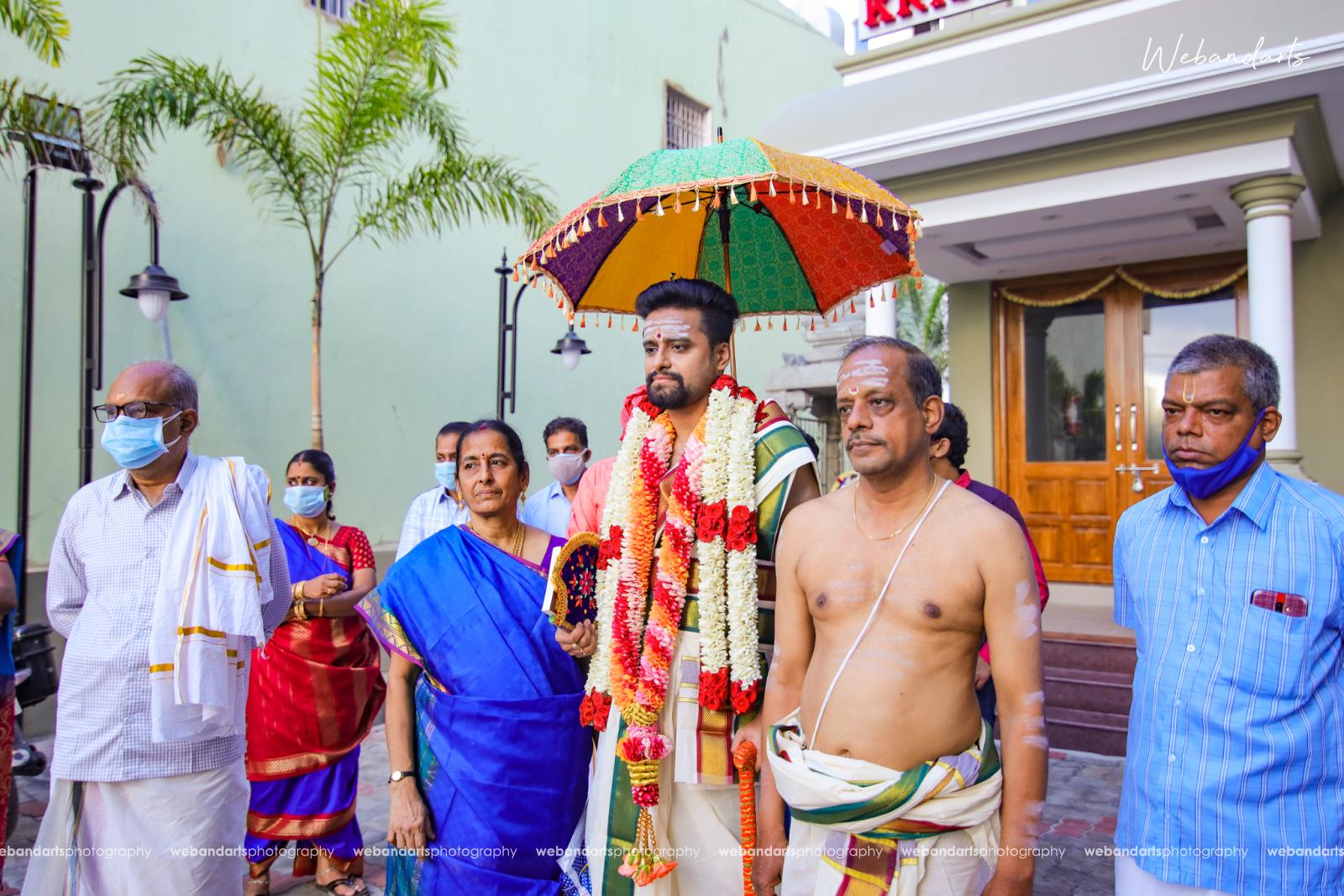 brahmin-wedding-iyer-kalyanam-groom-chennai-invite-umbrella_1203