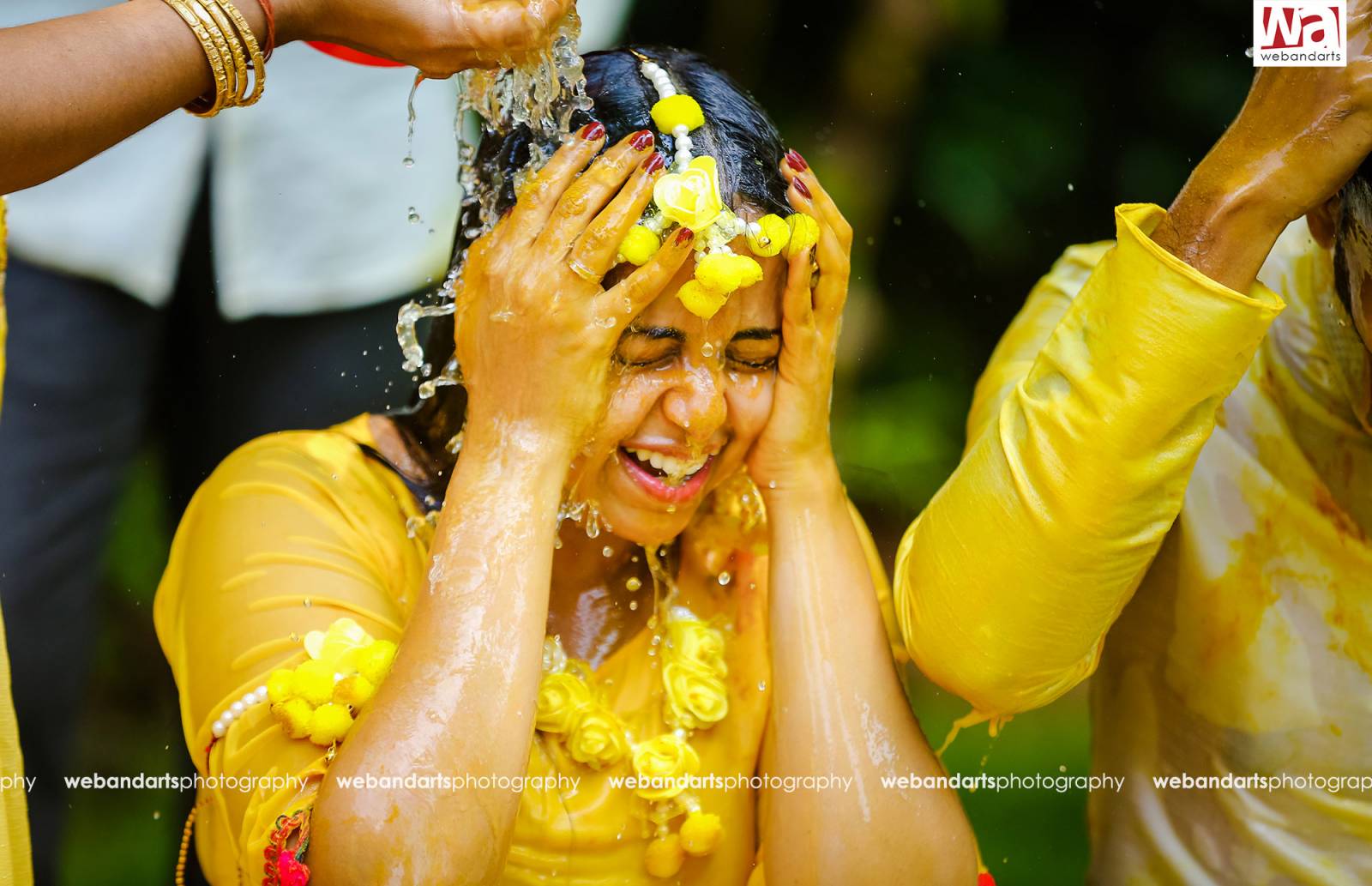 family-outdoor-photography-haldi-jain-wedding-chennai-pondicherry_933