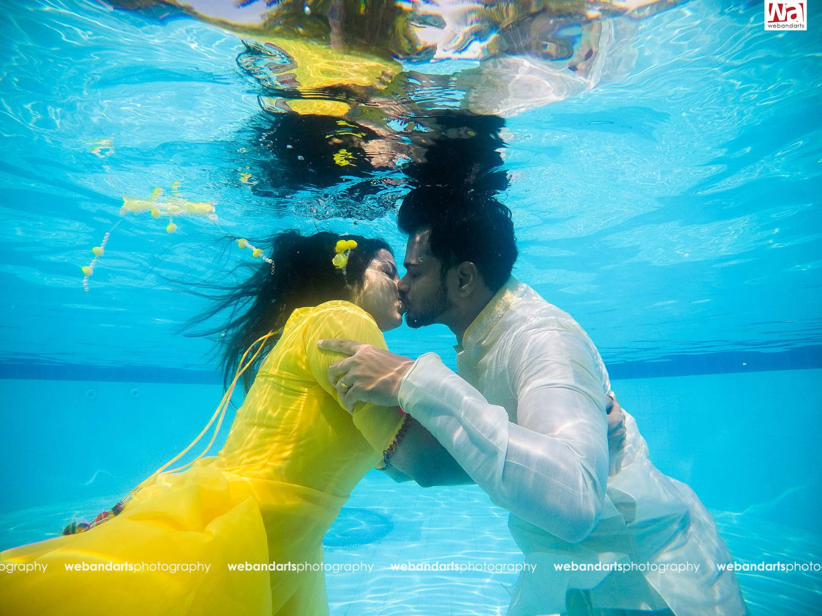family-outdoor-photography-haldi-jain-wedding-chennai-pondicherry_939