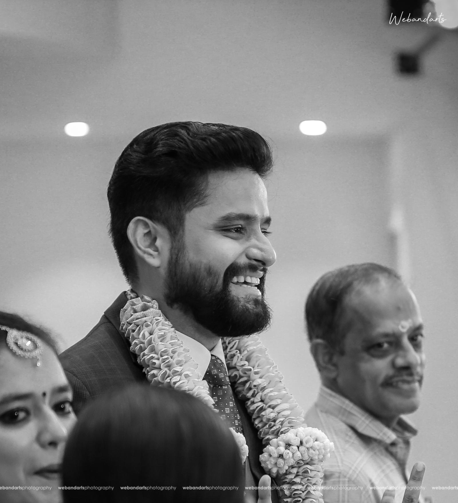 iyer-reception-photography-brahmin-groom-smile-black-white-picture_1180