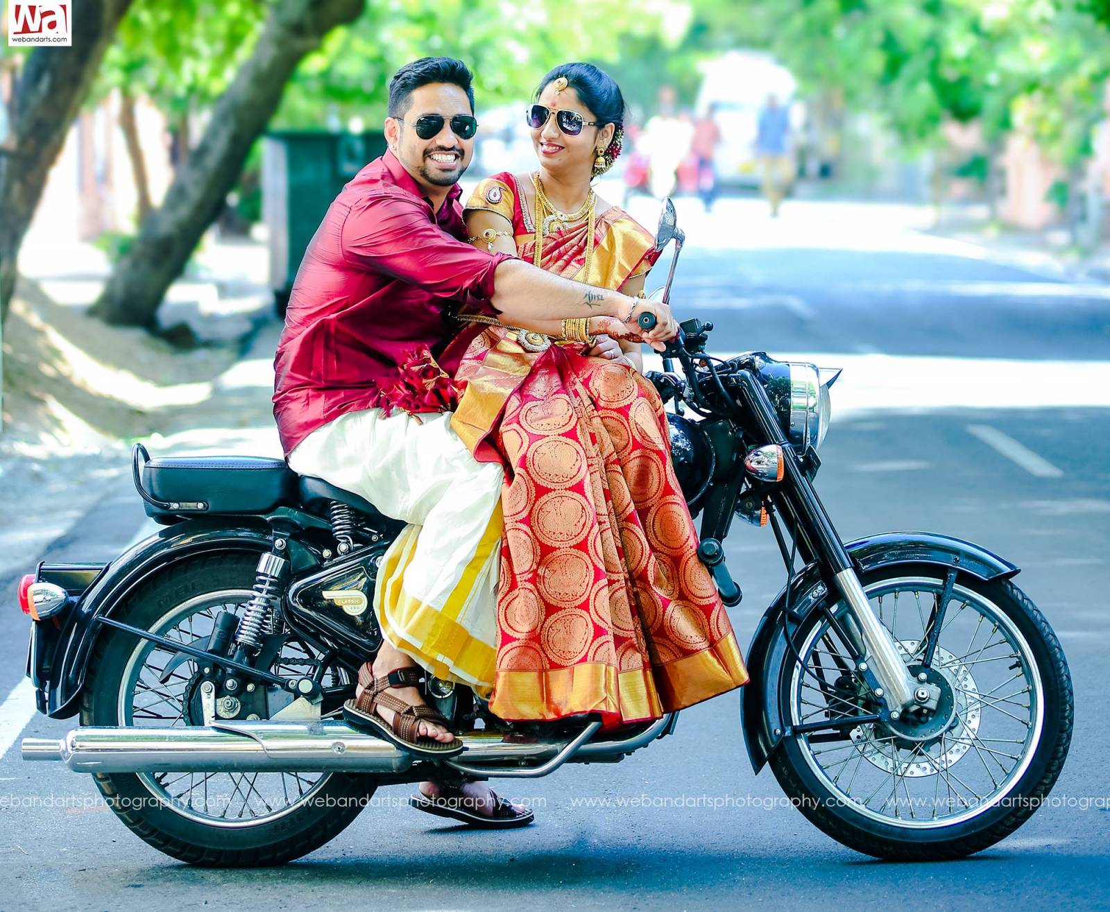 post-wedding-photography-outdoor-couple-photoshoot_423