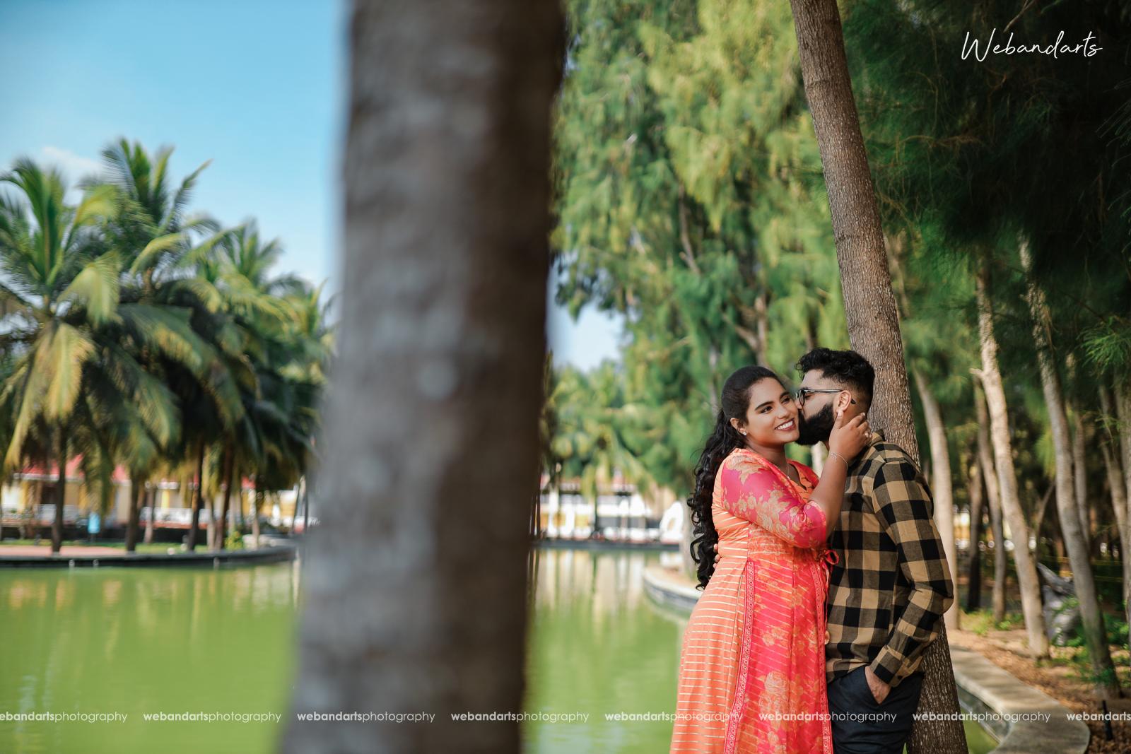 pre-wedding-photography-france-couple-pondicherry-paris-ocean-spray_1338
