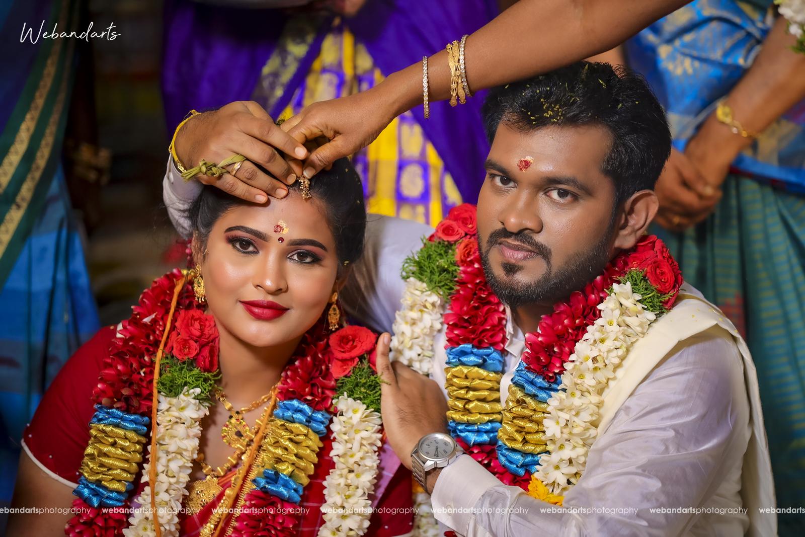 south-indian-wedding-photography-bindhi-pottu-couple_1114